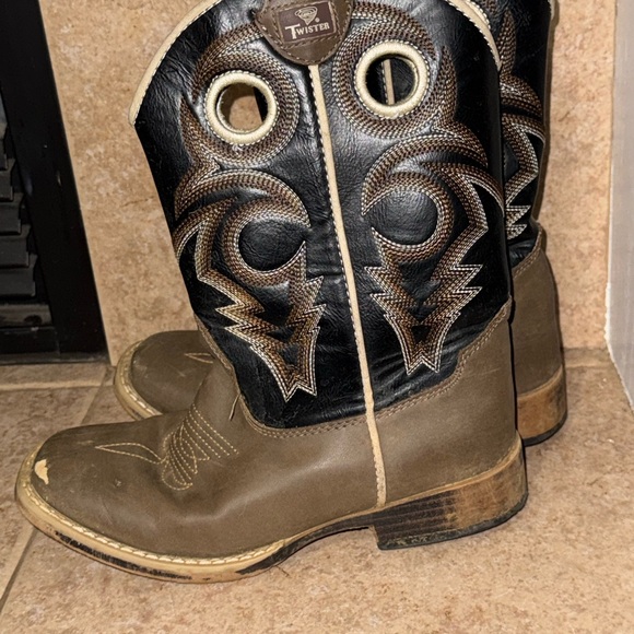 Twister Kids Boots in Black and Brown - Picture 4 of 5